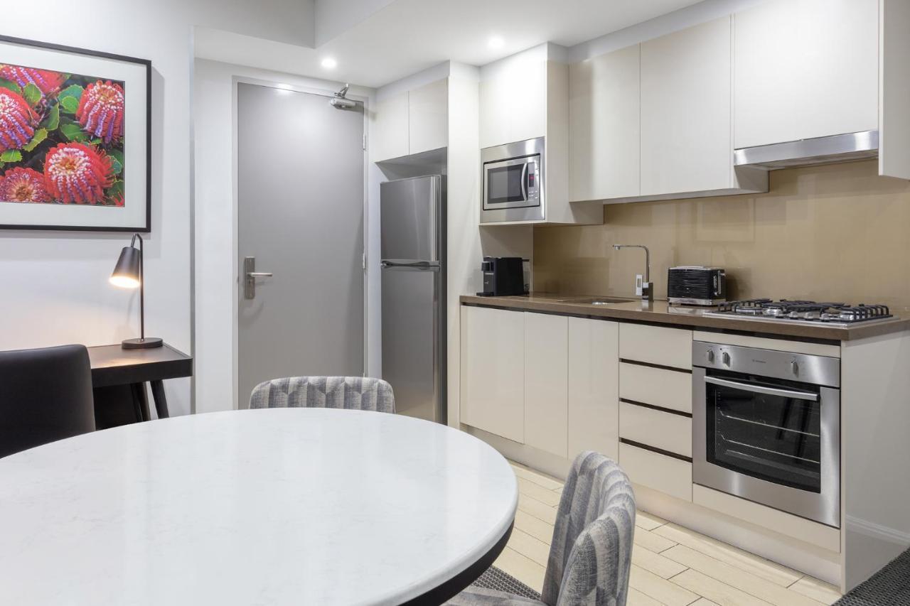 Meriton Suites North Ryde Σίδνεϊ Εξωτερικό φωτογραφία A typical kitchen in a serviced apartment