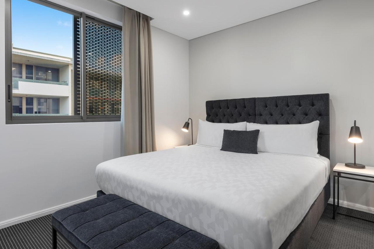 Meriton Suites North Ryde Σίδνεϊ Εξωτερικό φωτογραφία A bedroom at the hotel