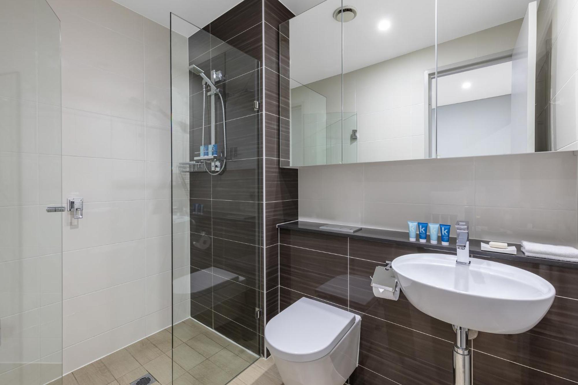 Meriton Suites North Ryde Σίδνεϊ Εξωτερικό φωτογραφία A modern bathroom